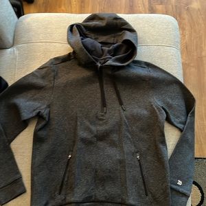 Mens medium 1/4 pull over hoodie.